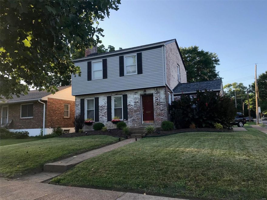 Beautiful three bedroom house with one bathroom, wood burning fireplace and full basement. Floors have some carpeting  and some hardwood. One car garage. Roof is four year old and siding is three years old. All appliances will remain with full price offered. Double pane windows.  Kitchen has ceramic tile and Formica counter tops. Convenient to Delmar Loop, shopping, University and highways. Must see! Will not last long.

Seller will offer a paint allowance to buyer or seller can have the painting complete by closing.

Please remove your shoes when entering the home,and wear face mask, use sanitize on your hands.