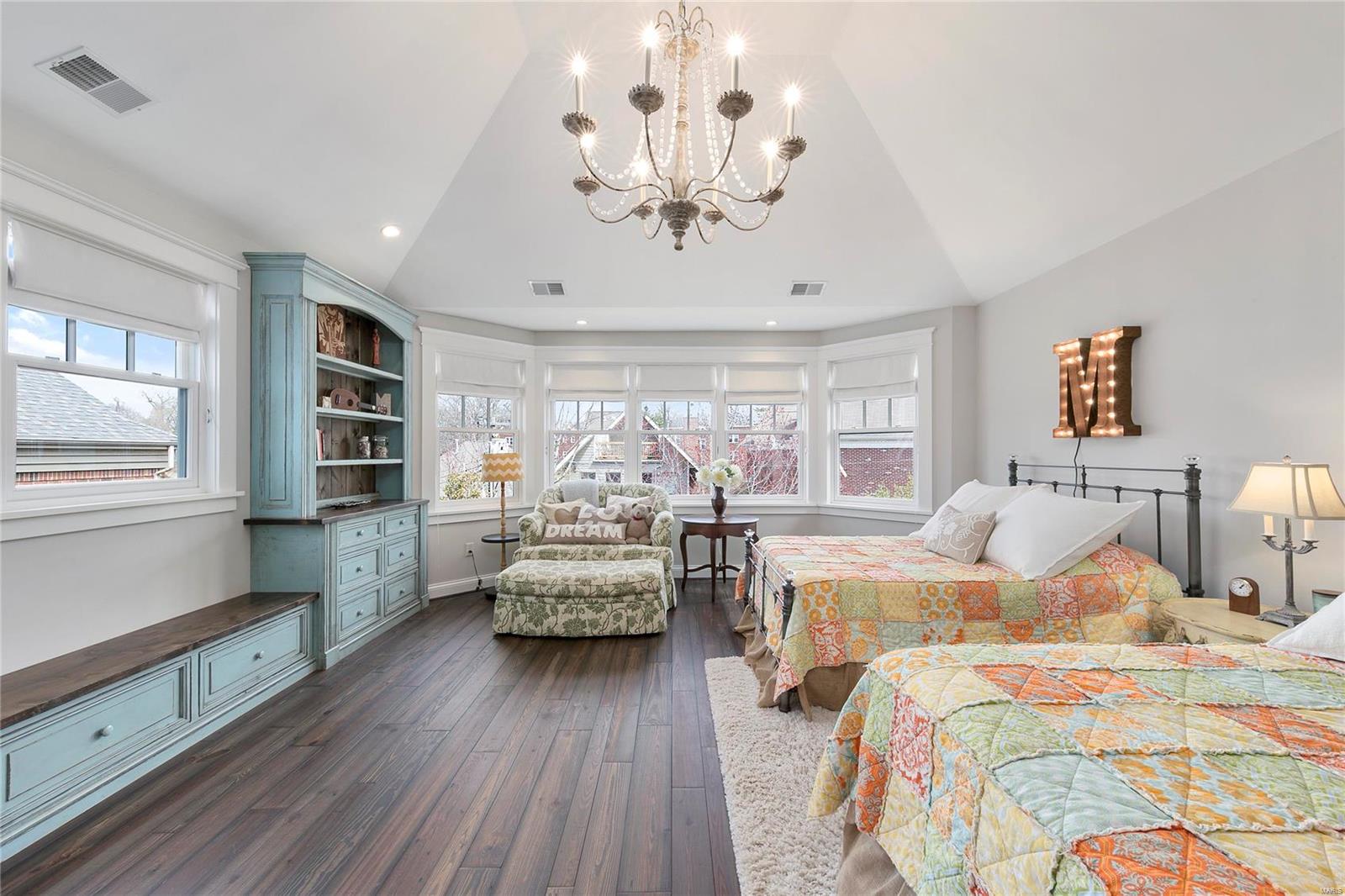 N Bemiston - Residential