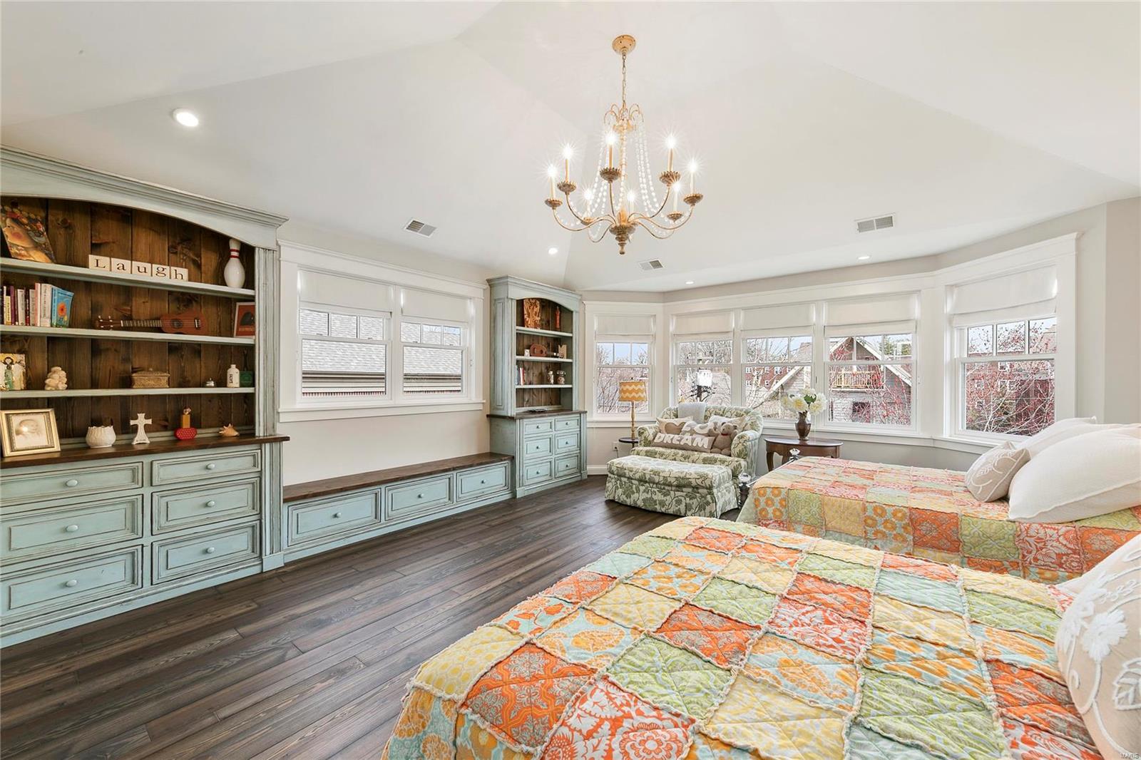 N Bemiston - Residential