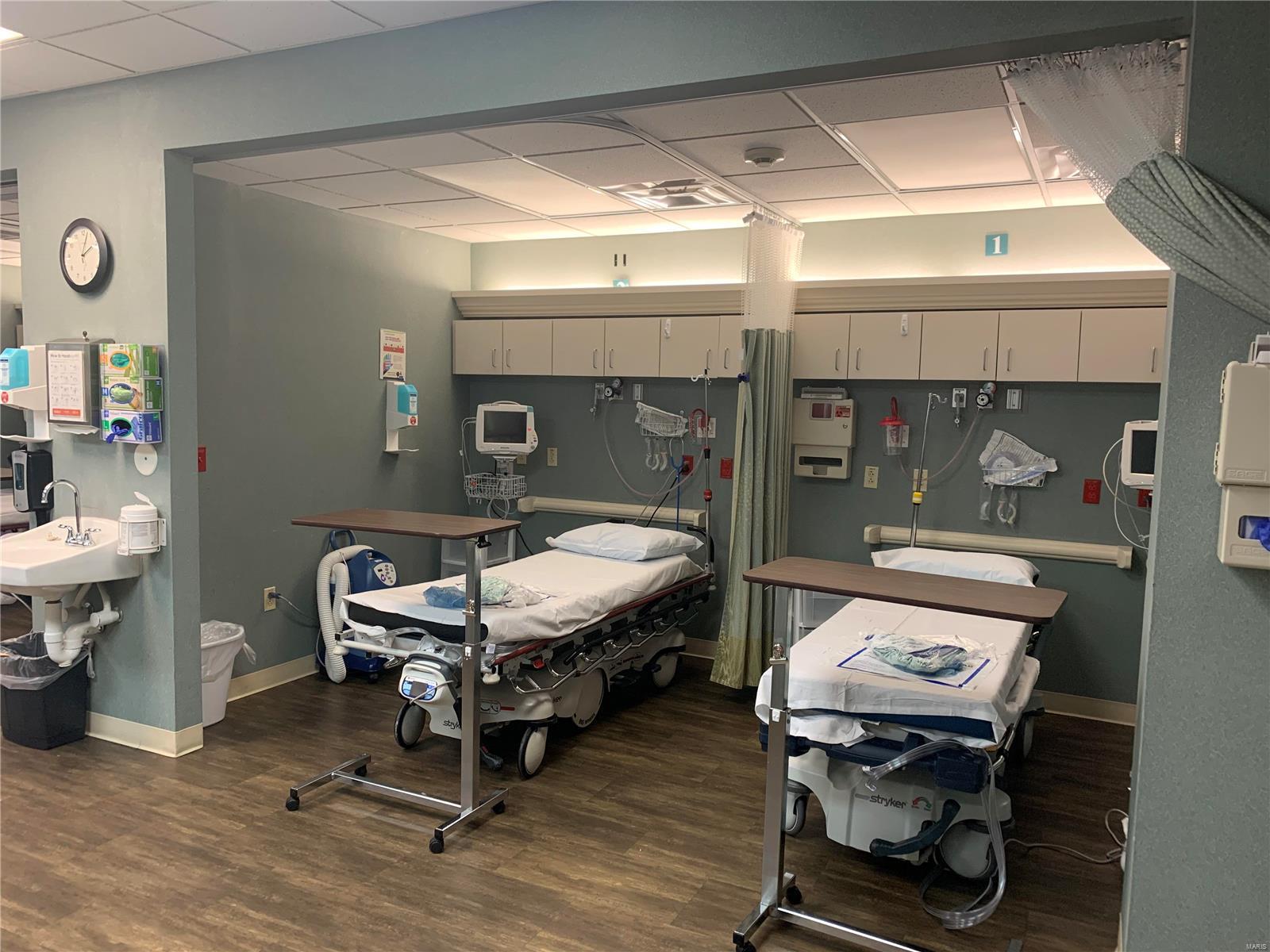 Piper Office Park #1 - Commercial Sale