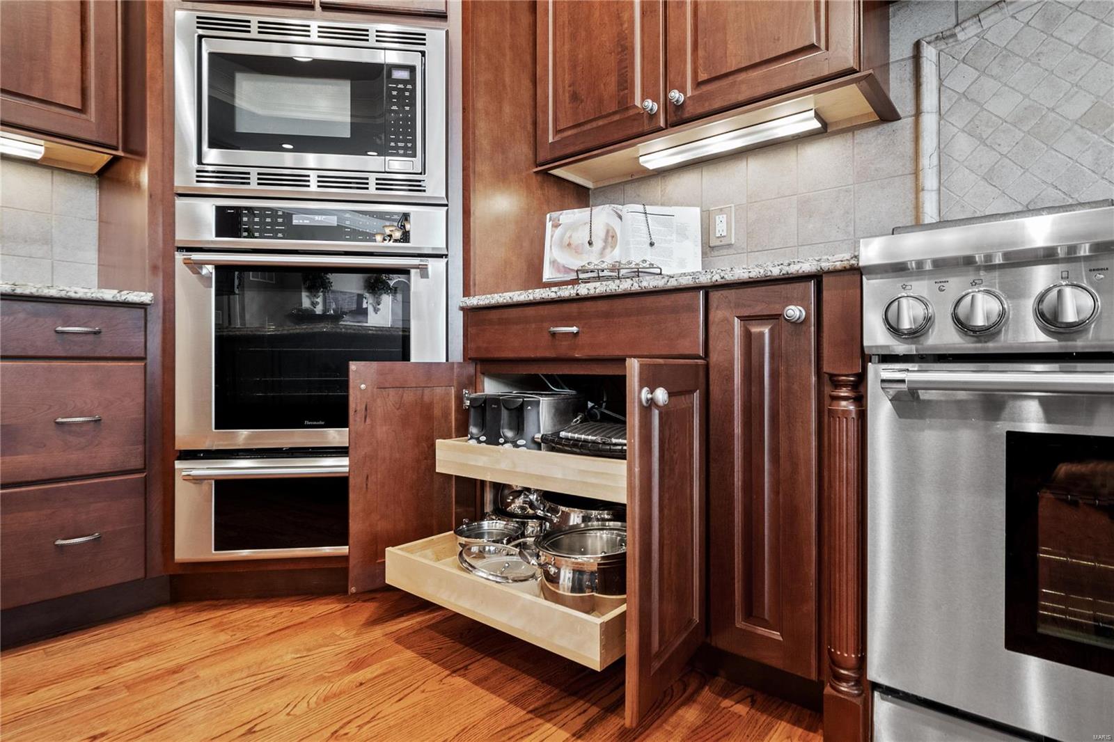 The Villas At Meadowbrook - Residential