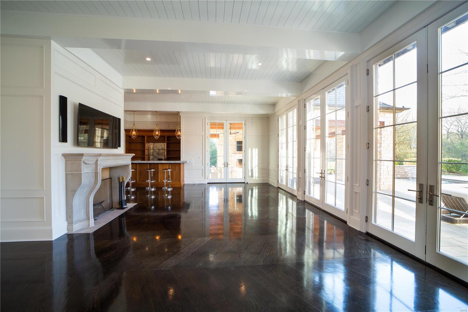 Von Schrader Estate - Residential