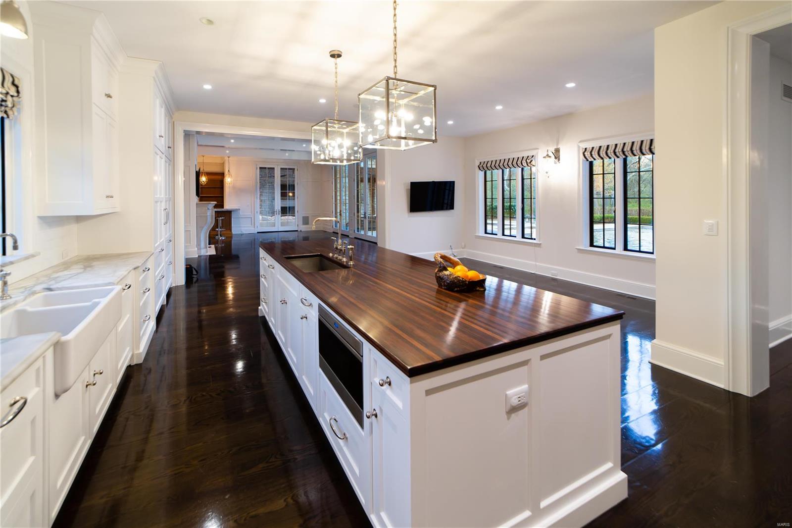 Von Schrader Estate - Residential