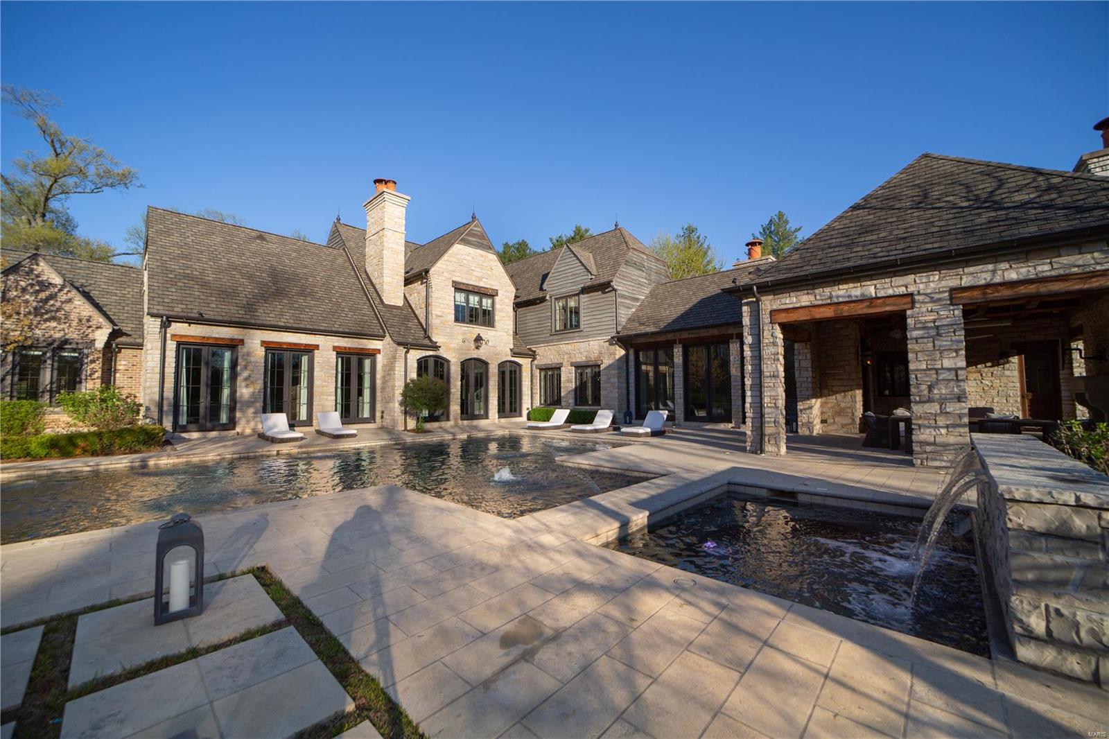 Von Schrader Estate - Residential