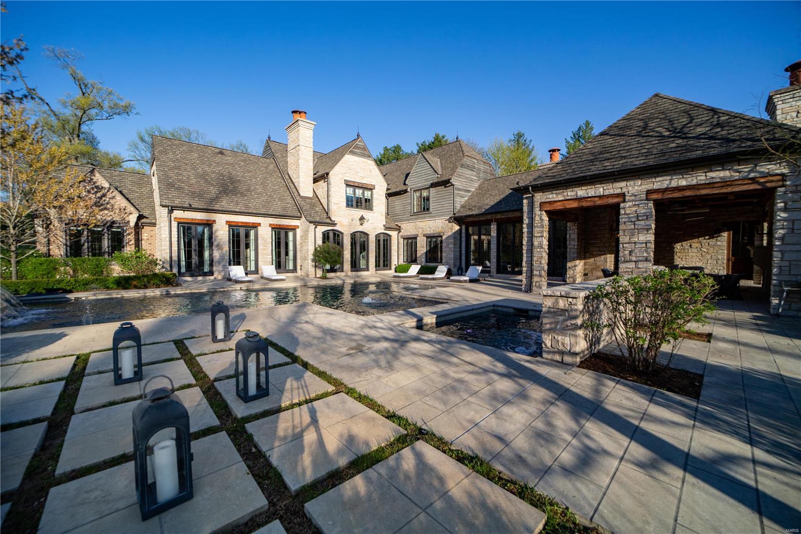 Von Schrader Estate - Residential