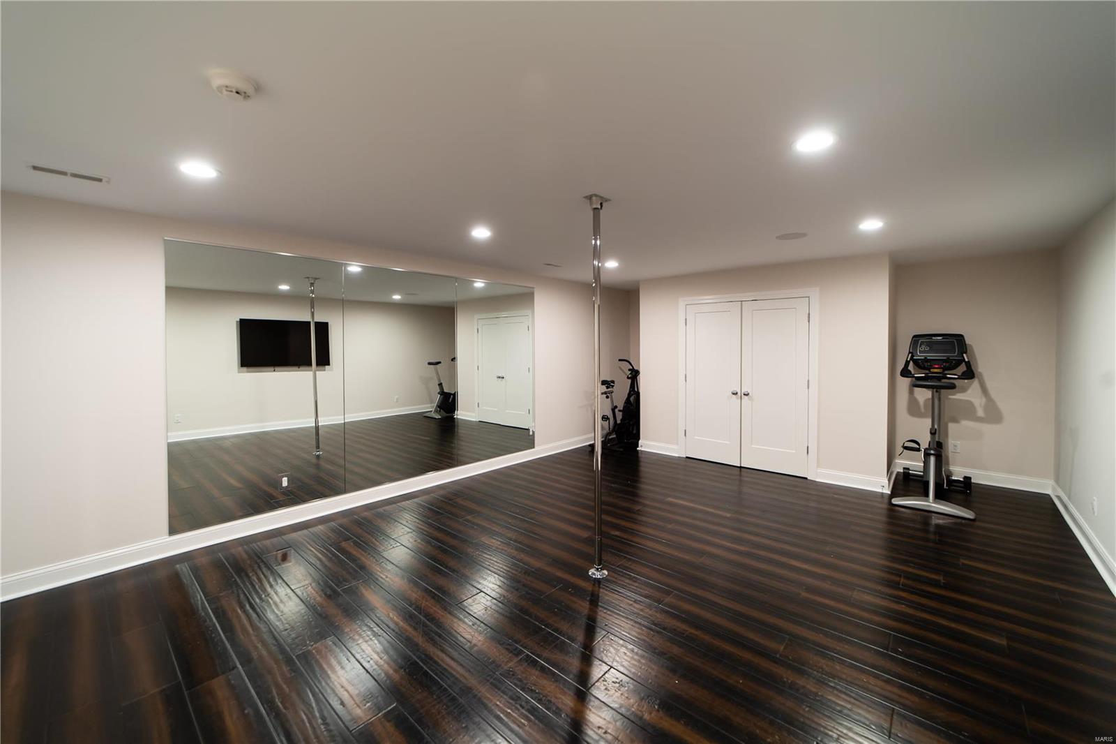 Von Schrader Estate - Residential