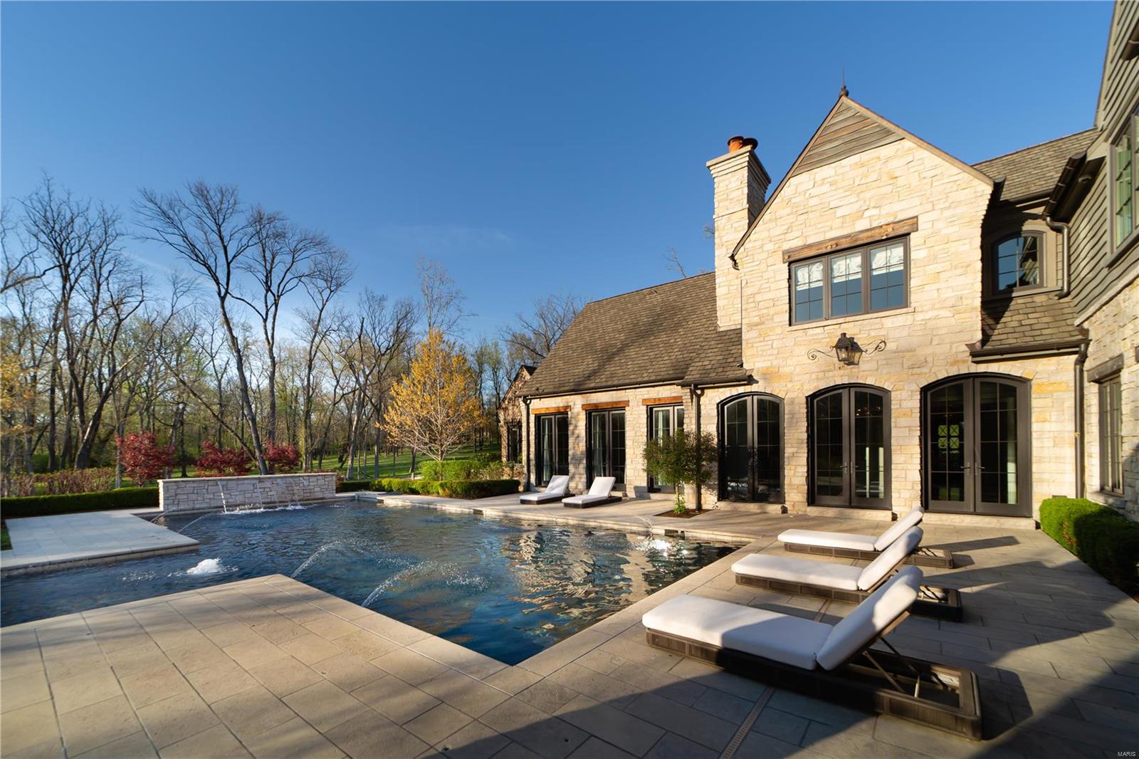 Von Schrader Estate - Residential