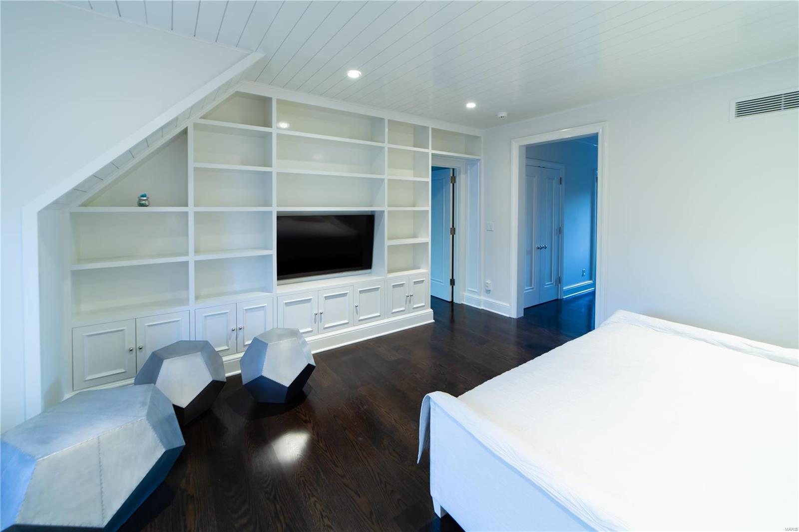 Von Schrader Estate - Residential