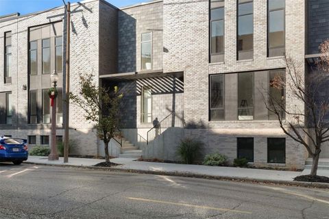 215 N Sarah Street 8 St Louis MO 63108