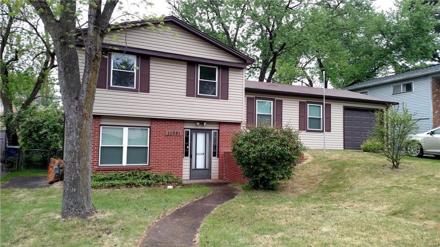 Move in ready home in the Pattonville School District. This home 
has plenty to offer your family. It has some hardwood floors, new windows, all new appliances,
updated electrical box, some new light fixtures, a newer roof and newer siding. There are wonderful areas
to entertain, with a breakfast bar to the dining room/living room area, and a completely 
finished lower level with laminate floors to provide additional living space, and an additional room 
that could be used as a 4th bedroom. All areas have been freshly painted.
The attached garage provides access to the kitchen and the patio. Located close to shopping, 
the Bridgeton Recreation Center, and highways. This home is a pleasant surprise!