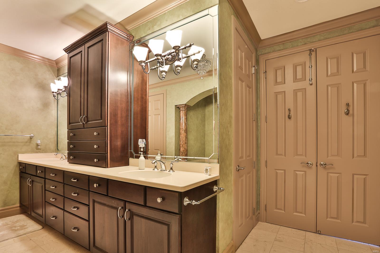 The Villas At Meadowbrook - Residential