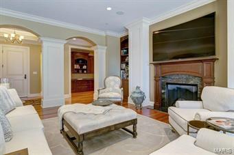 Crescent Condo - Residential