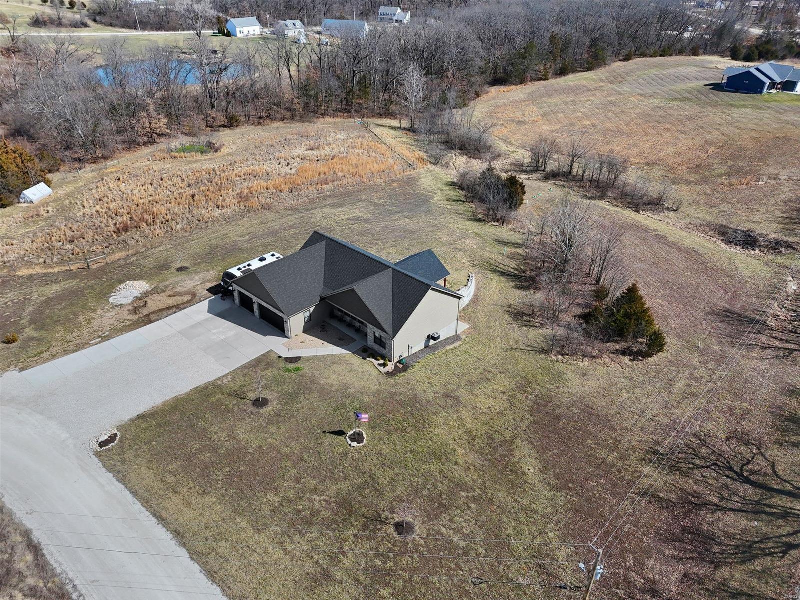 25 Gregory Michael Ln