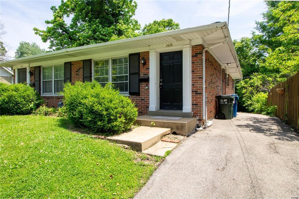 St Louis, Missouri 63117, United States, 2 Bedrooms Bedrooms, ,1 BathroomBathrooms,Residential,Pending,29327