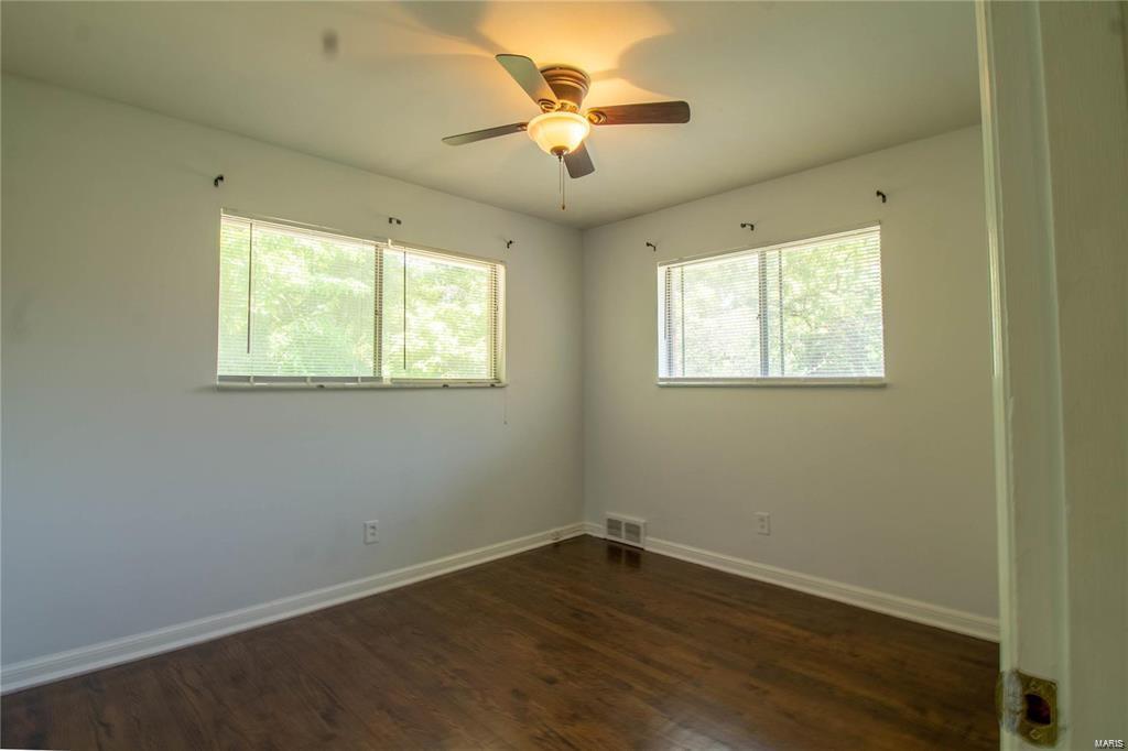 St Louis, Missouri 63117, United States, 2 Bedrooms Bedrooms, ,1 BathroomBathrooms,Residential,Pending,29327