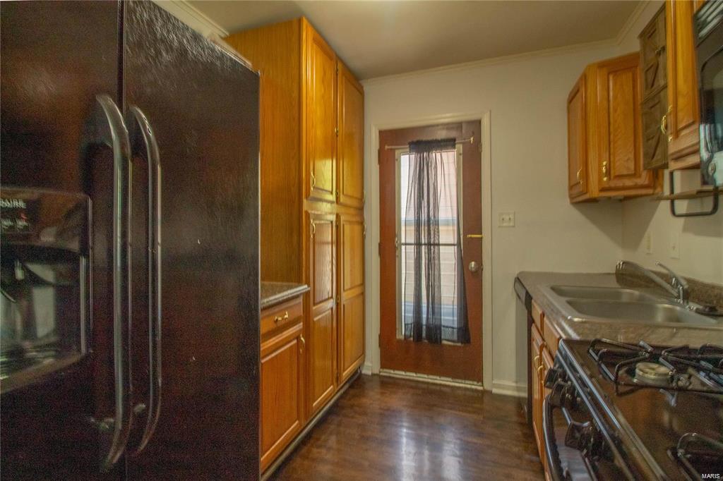 St Louis, Missouri 63117, United States, 2 Bedrooms Bedrooms, ,1 BathroomBathrooms,Residential,Pending,29327
