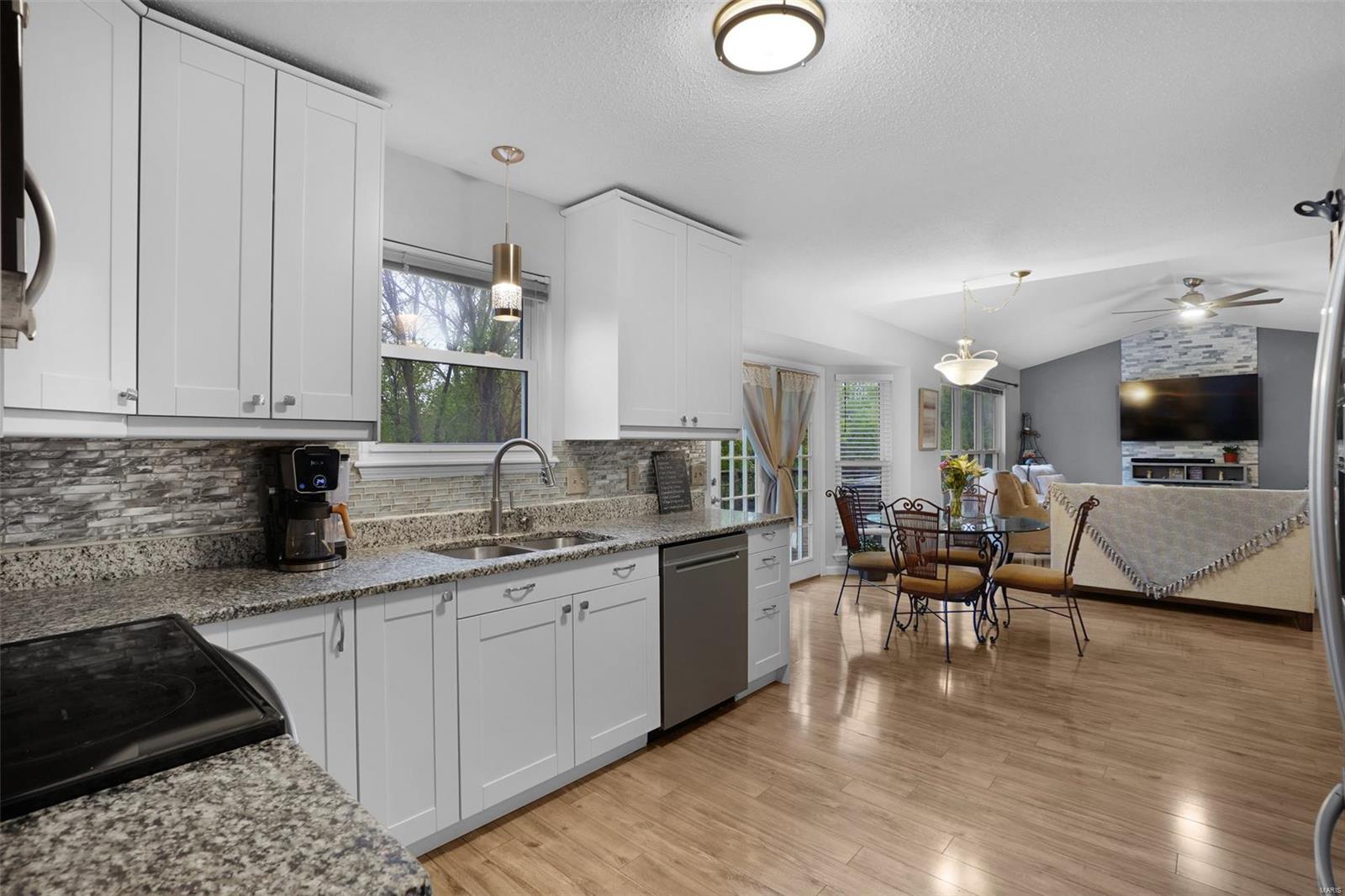 St Peters, Missouri 63376, United States, 3 Bedrooms Bedrooms, ,4 BathroomsBathrooms,Residential,Active,112990