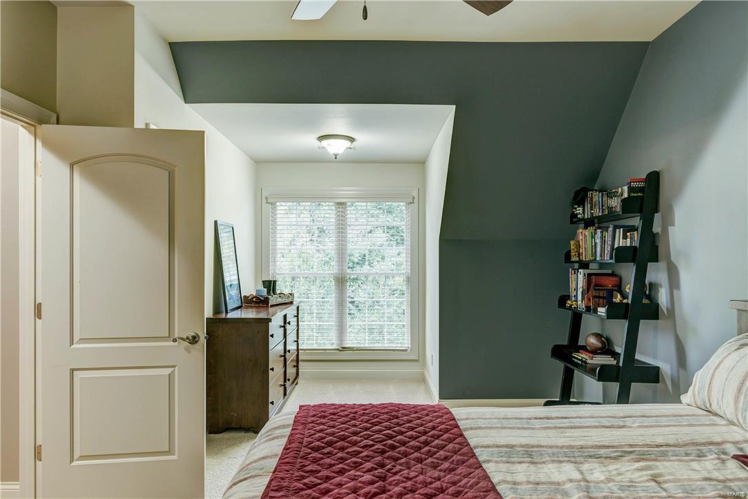 Ladue Court Villas - Residential