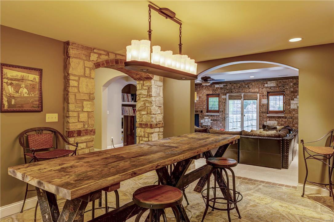 Ladue Court Villas - Residential