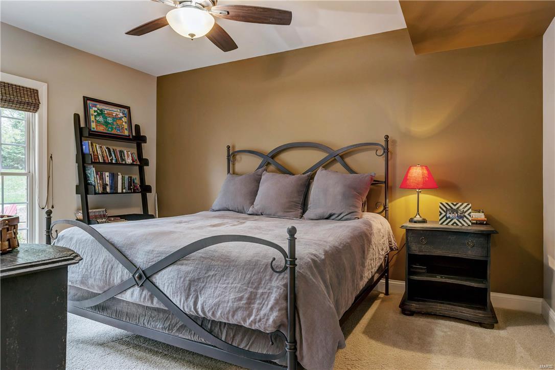 Ladue Court Villas - Residential