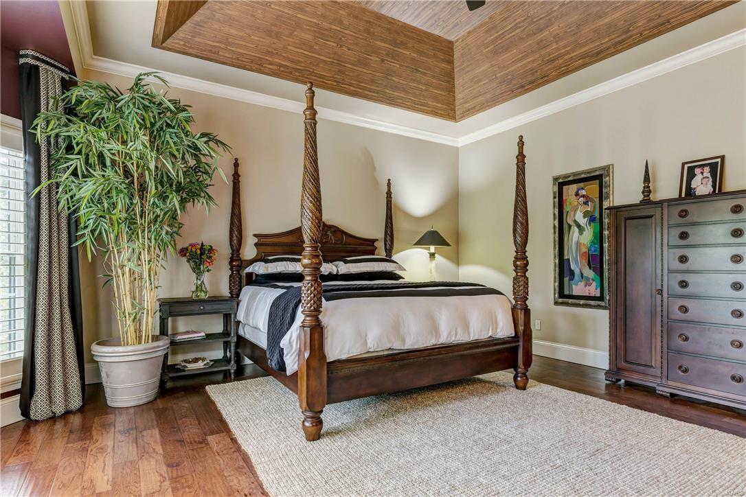 Ladue Court Villas - Residential