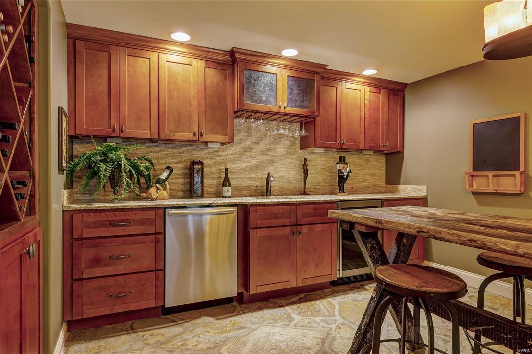 Ladue Court Villas - Residential