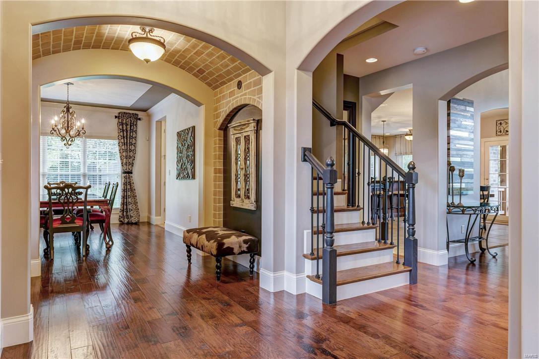 Ladue Court Villas - Residential