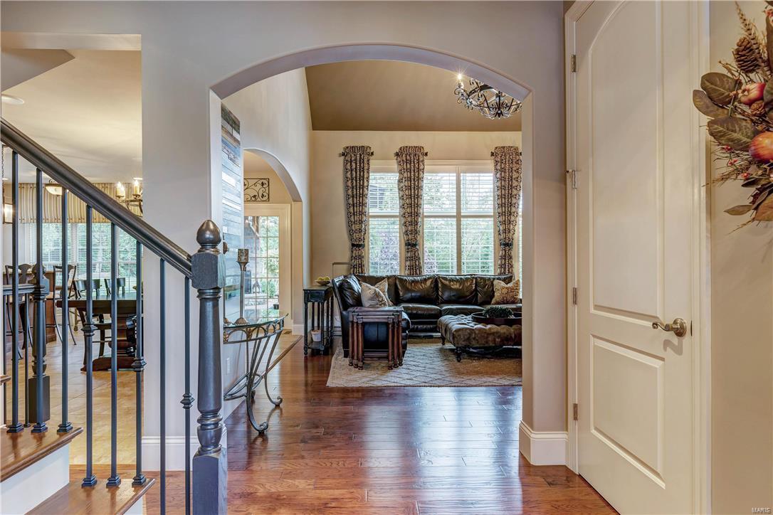 Ladue Court Villas - Residential