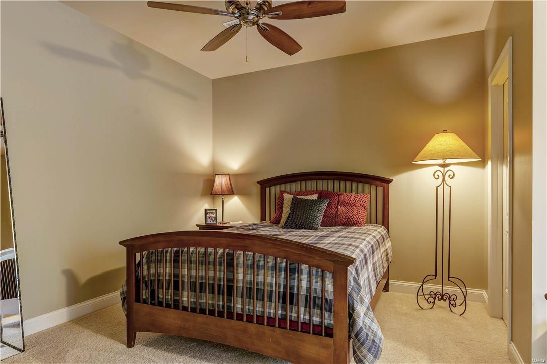 Ladue Court Villas - Residential