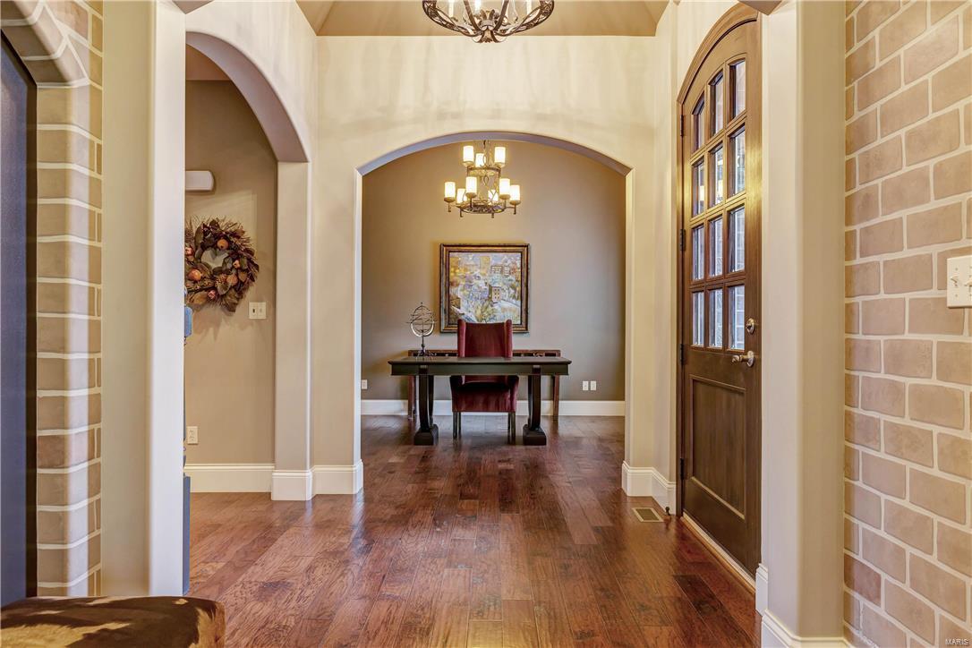 Ladue Court Villas - Residential