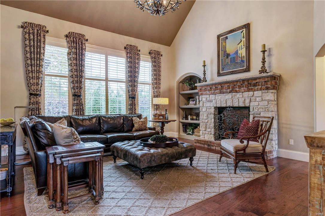 Ladue Court Villas - Residential