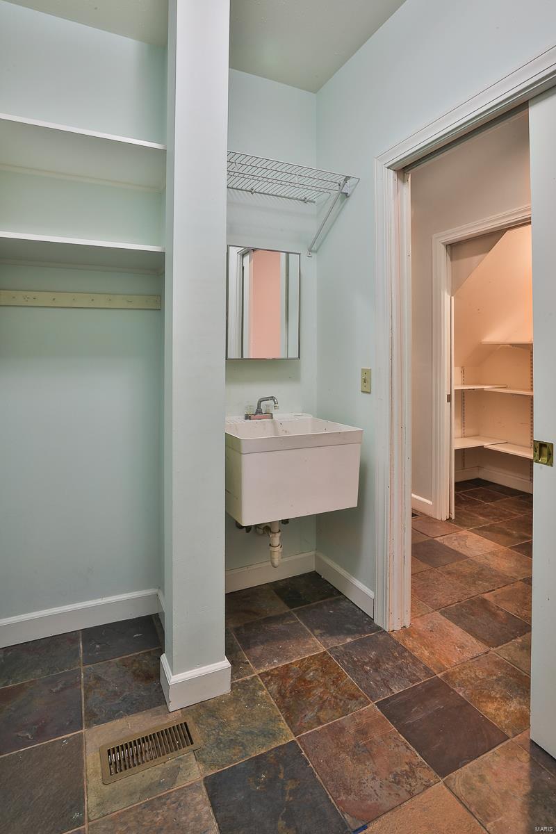 Runnymede 01 - Residential