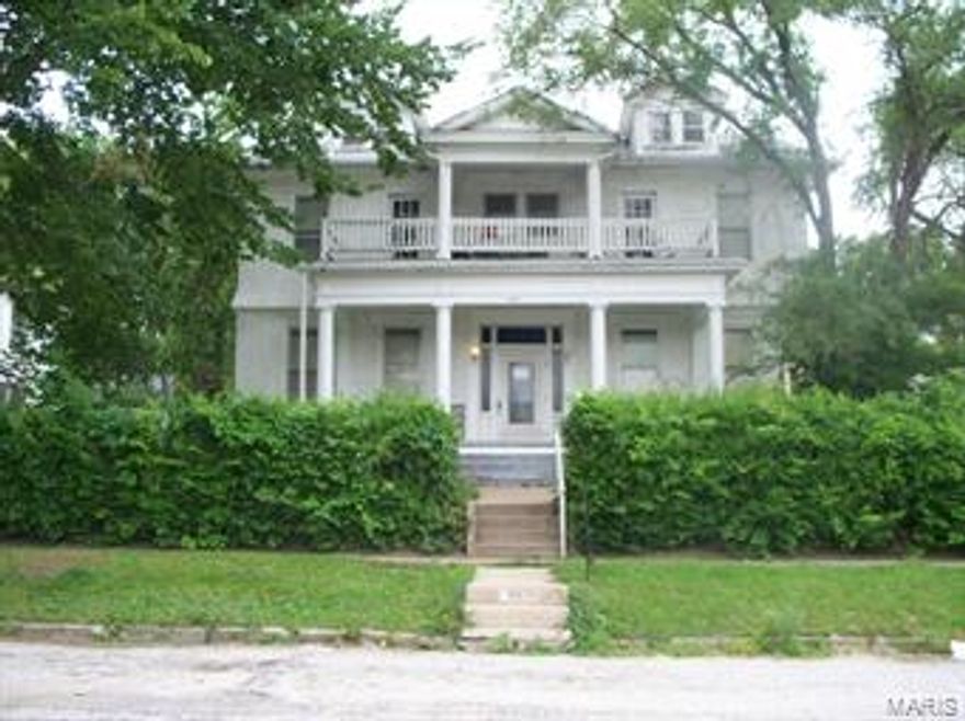 Stately historic property in sleepy downtown Hannibal, MO.    (135 years old!)  Previously used as a bed & breakfast.  Now is a 6 unit apartment building.  Easy to keep occupied.  Very spacious.  1955 sq. ft. on the main floor according to the assessor's office.  So many possibilities! SpecialListingConditions: Foreclosure
