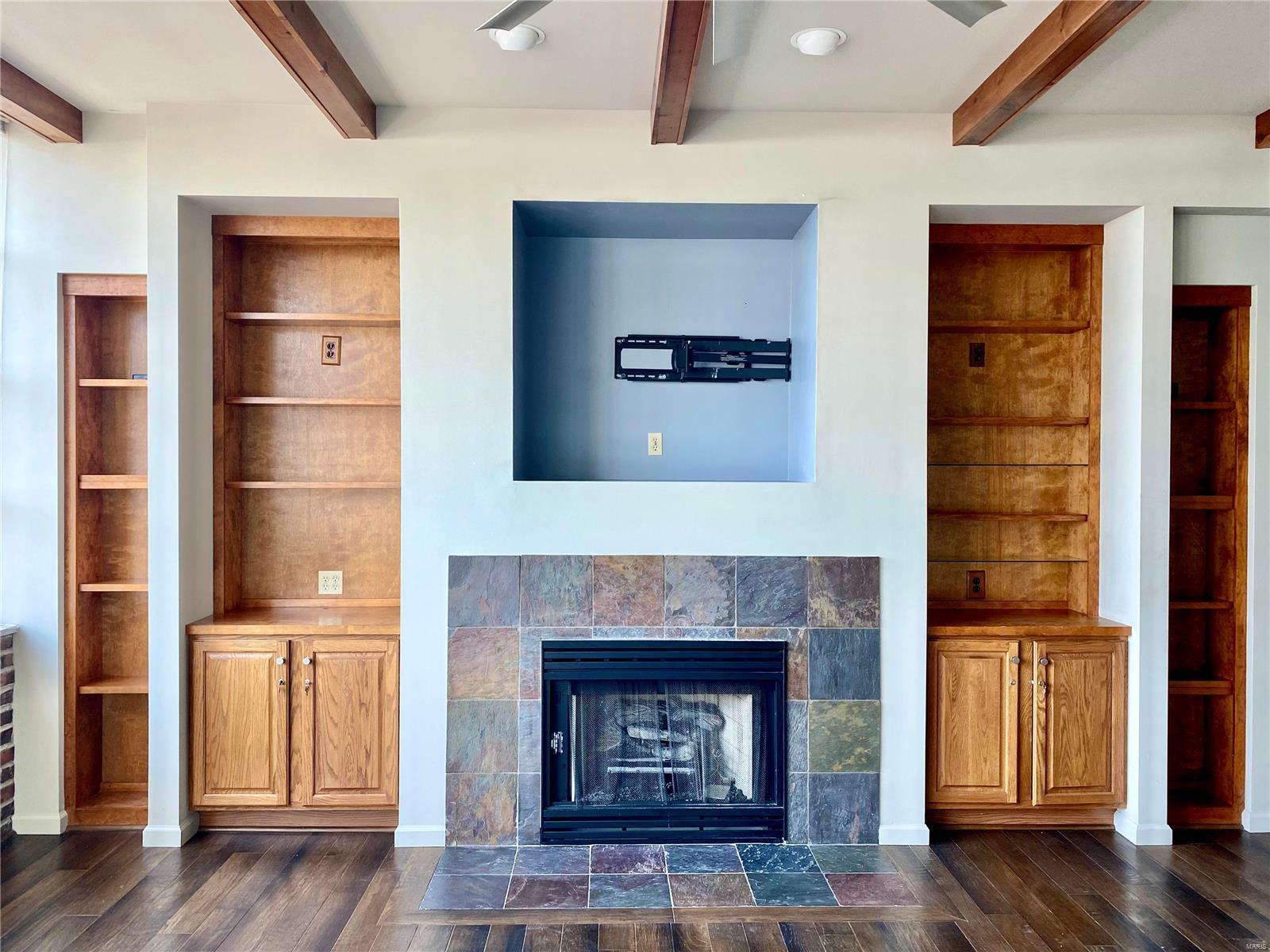 Edison Condominiums - Residential Lease