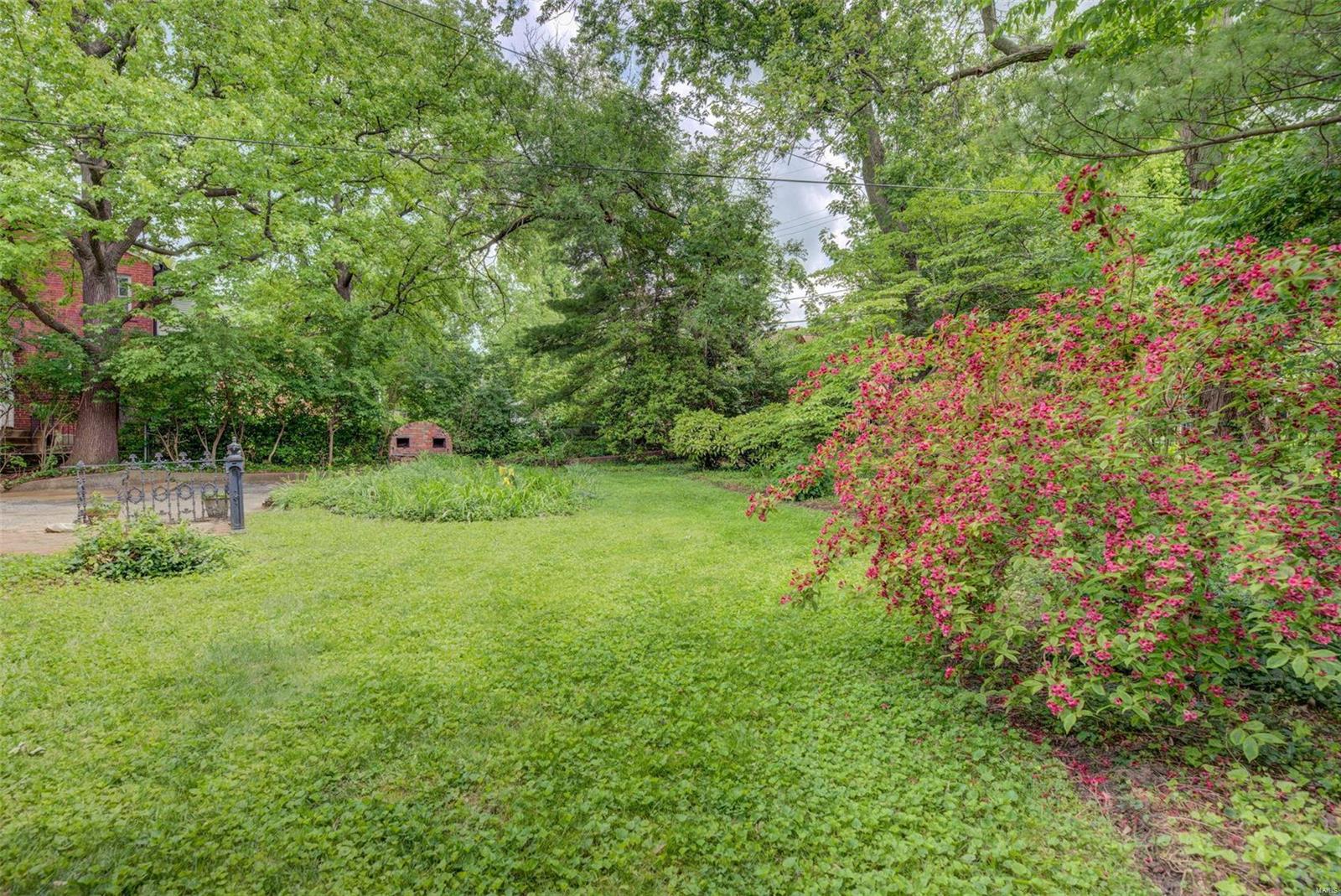 Davis Place - Residential