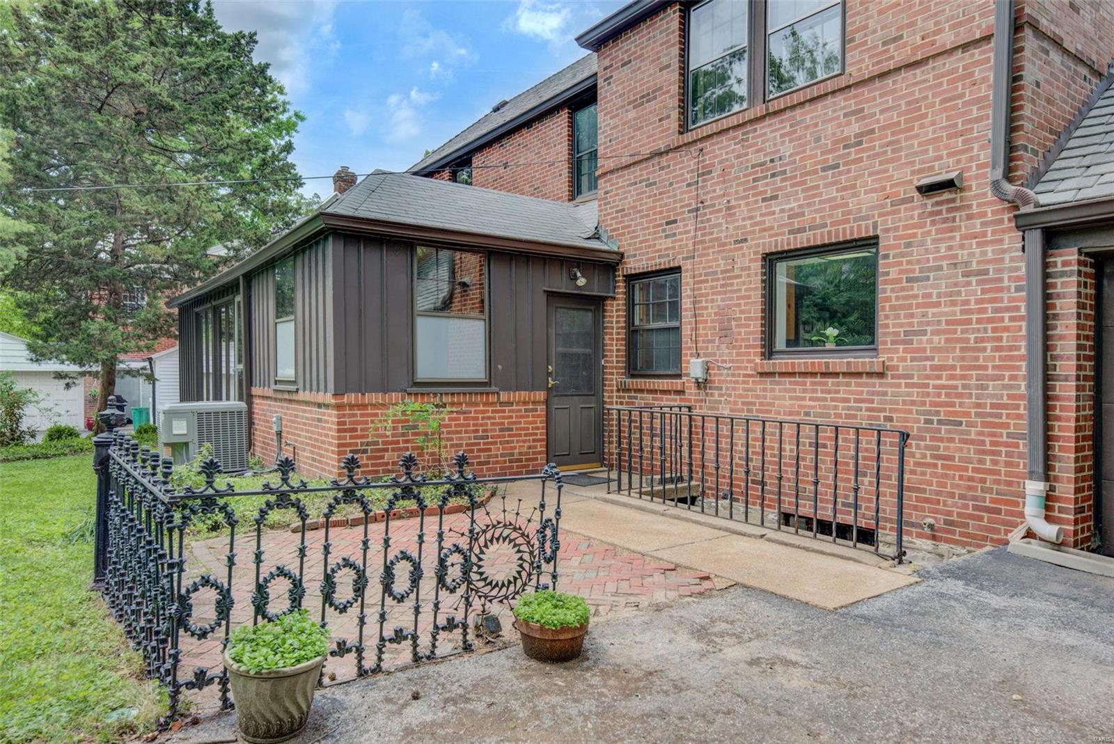 Davis Place - Residential