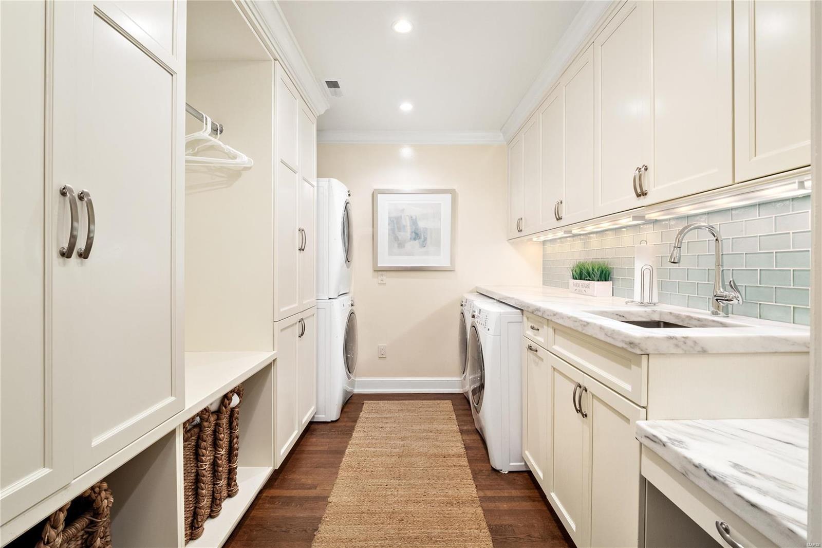 Warson Corner - Residential