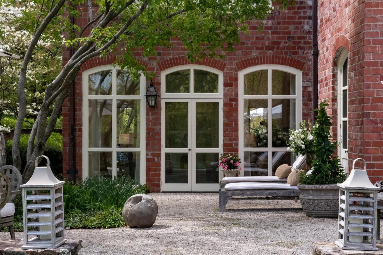 Warson Corner - Residential