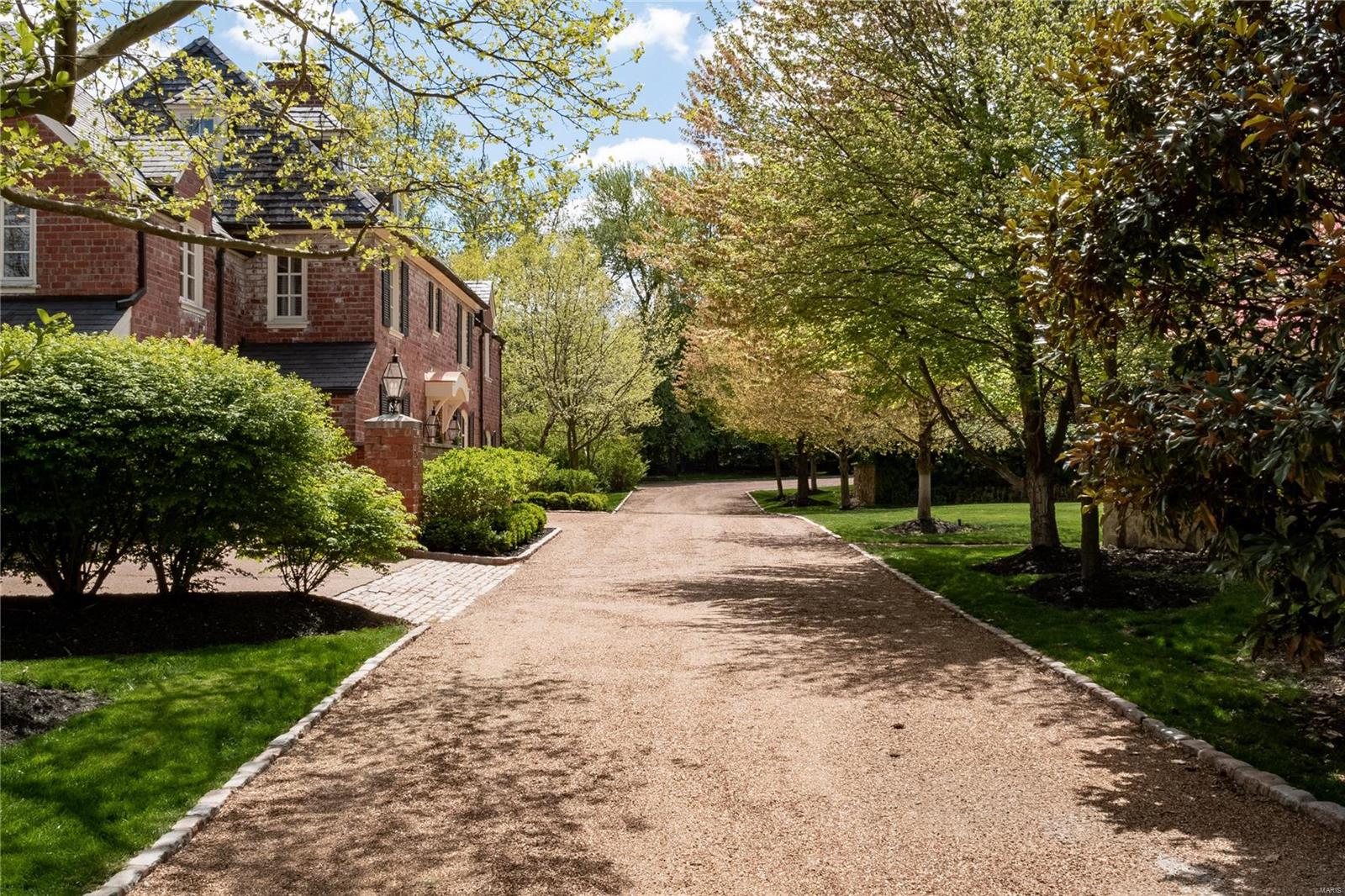 Warson Corner - Residential