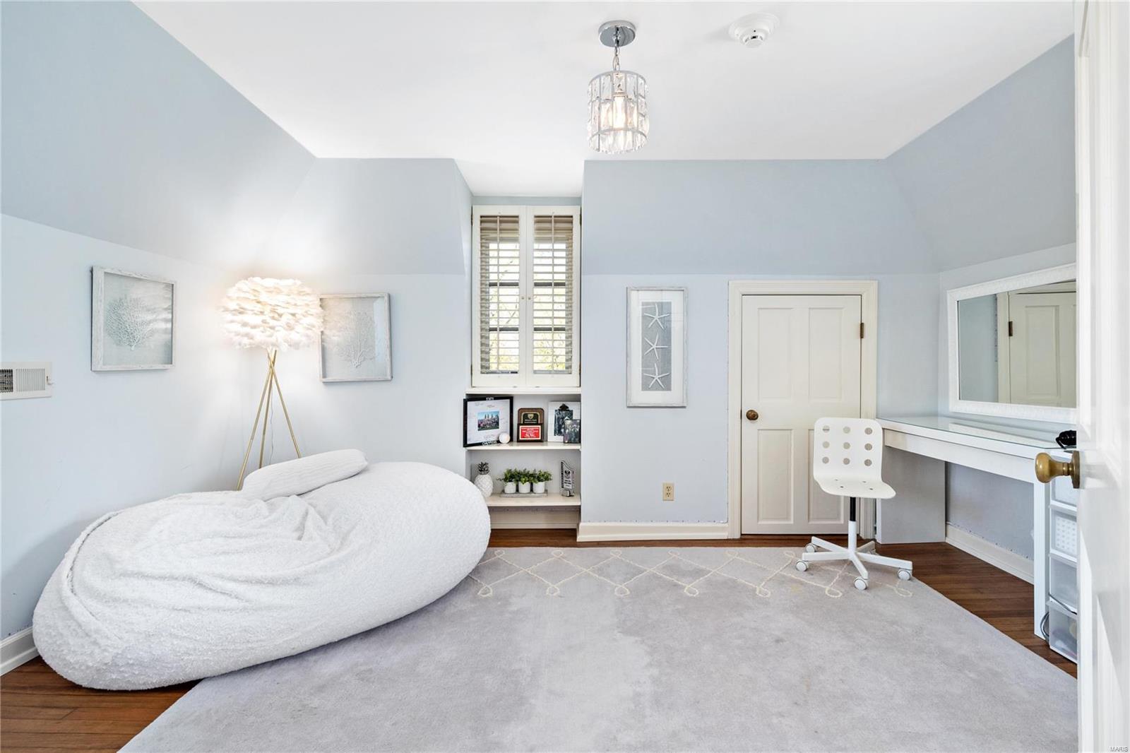 Warson Corner - Residential