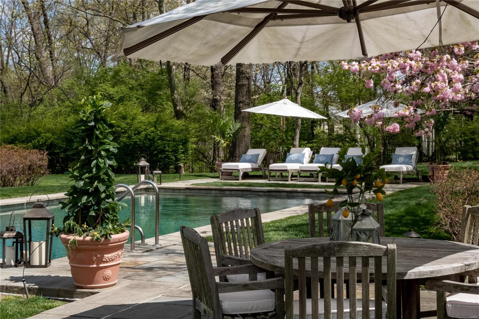 Warson Corner - Residential