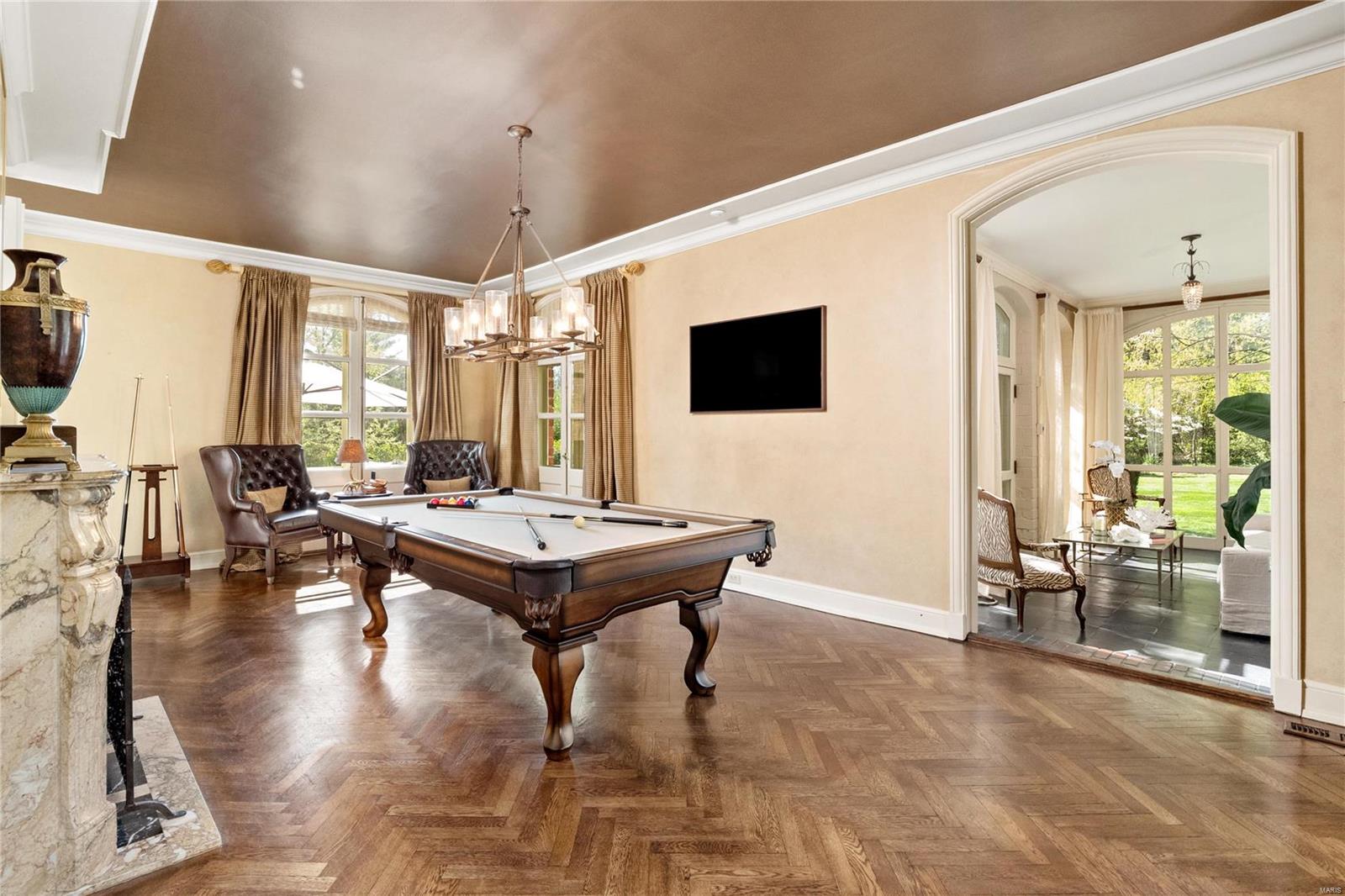 Warson Corner - Residential