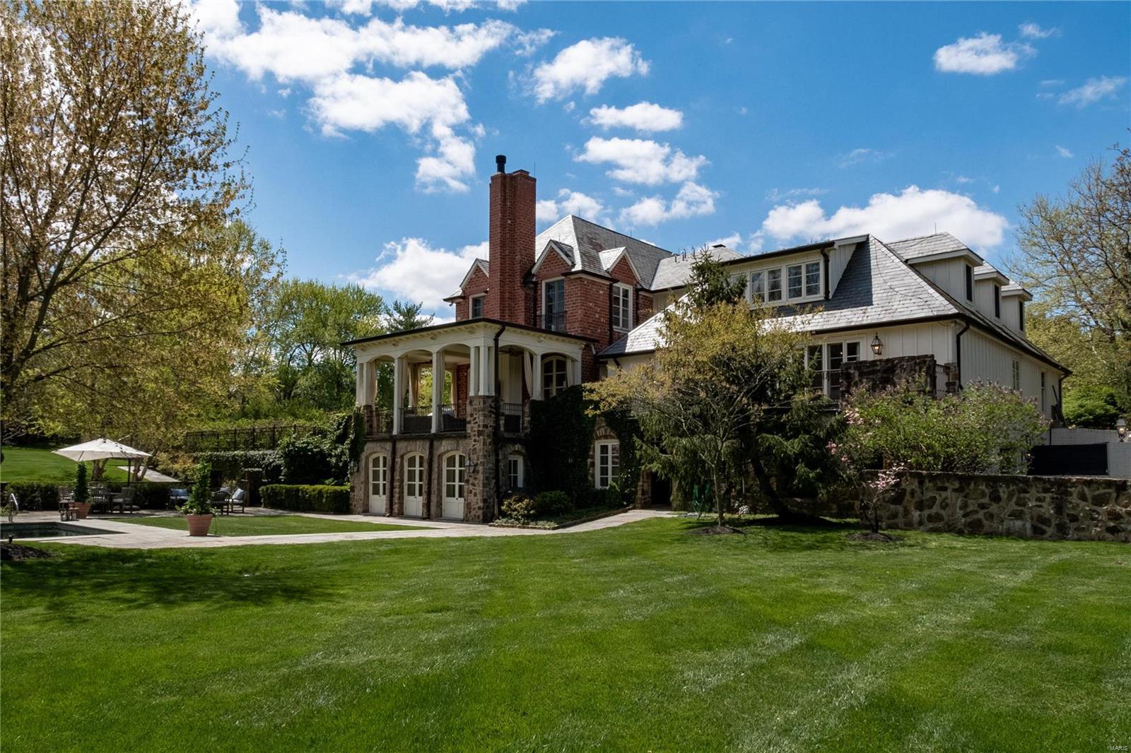 Warson Corner - Residential