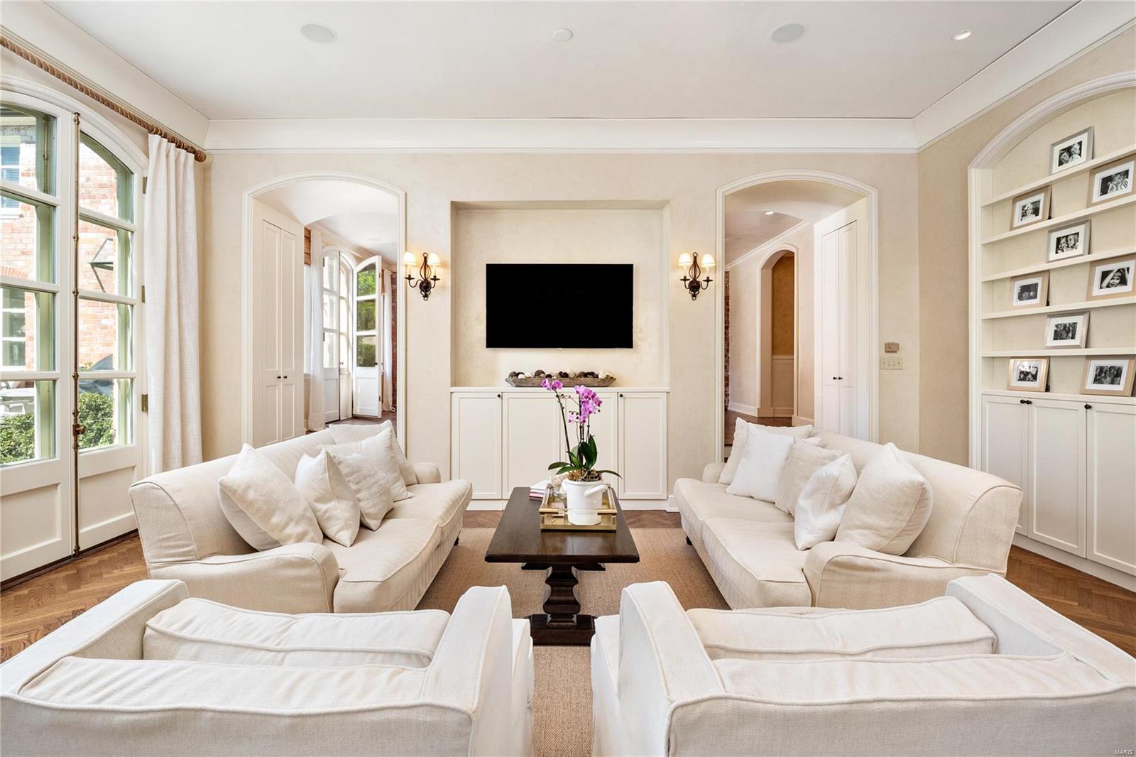 Warson Corner - Residential