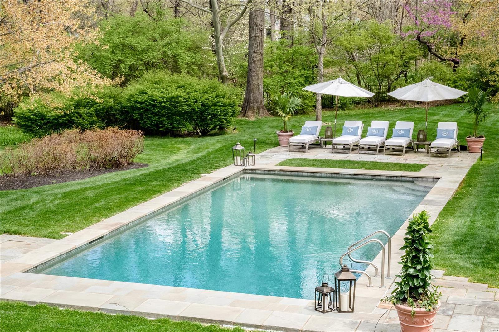 Warson Corner - Residential