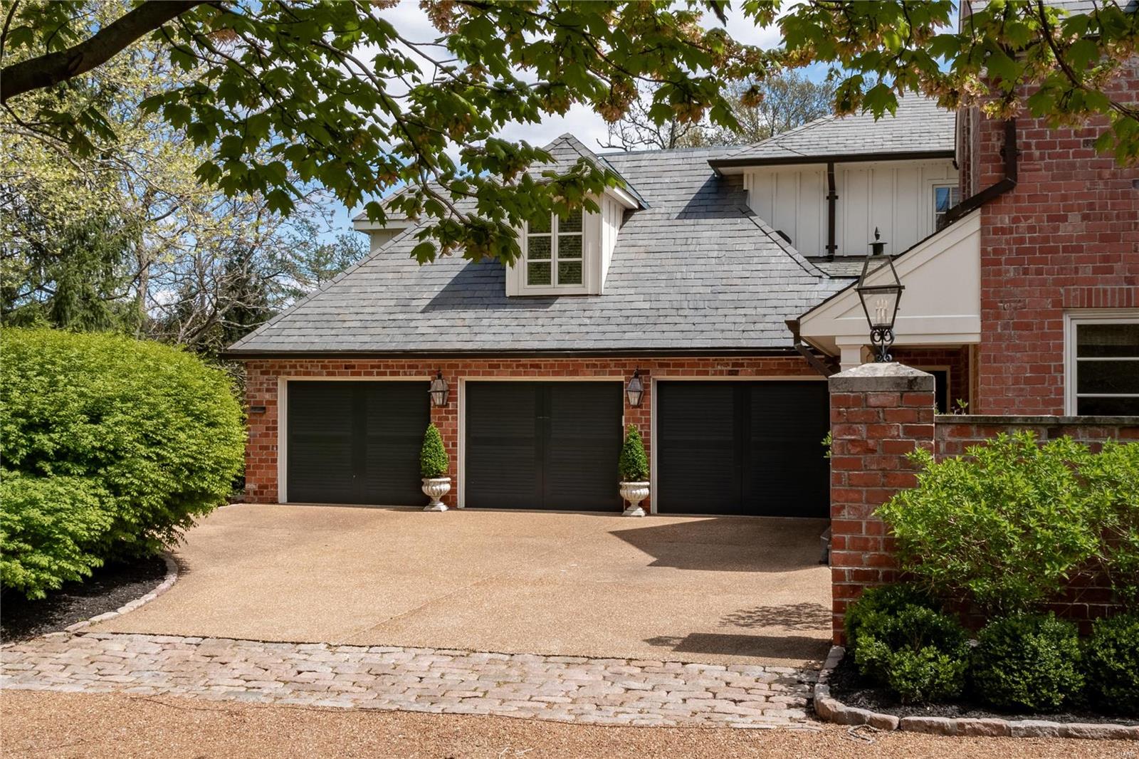 Warson Corner - Residential