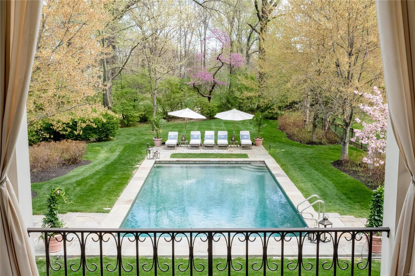 Warson Corner - Residential