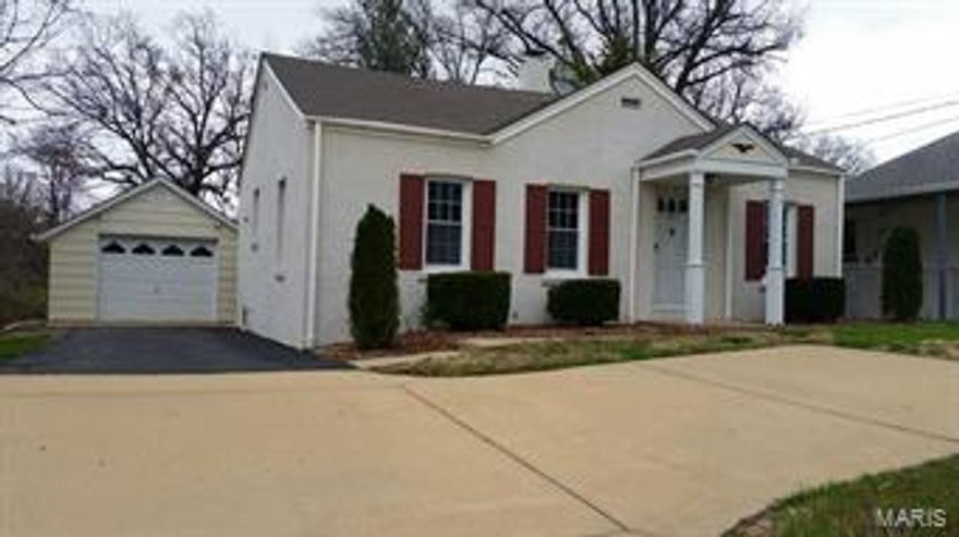 This is a great  home that sits on a 1/2 acre lot in South St Louis County 
: Minutes from highways, shopping and entertainment
: New Windows
: Updated Kitchen
: Detached garage 
: Wood Floors
: Storage shed in back
: Gas line for installing a BBQ pit
: Fenced in yard
: Water line runs down the fence line with a Spigot throughout.
: Garage has its own 100 amp panel
: Deck
: There is a room on the main floor that could be used as a like bedroom. It does not have a closet