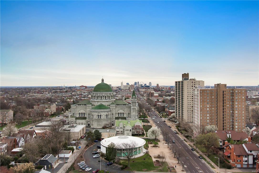 Lindell Terrace Condo - Residential Lease