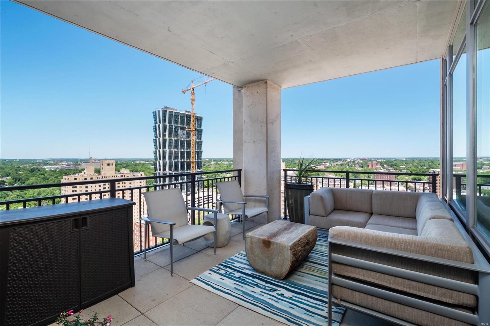 Park East Tower - Residential